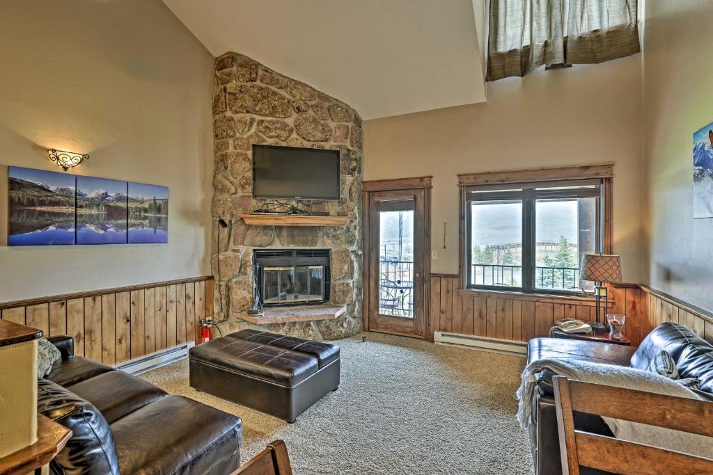 The Inn at Silver Creek Resort Retreat with Balcony!, Granby