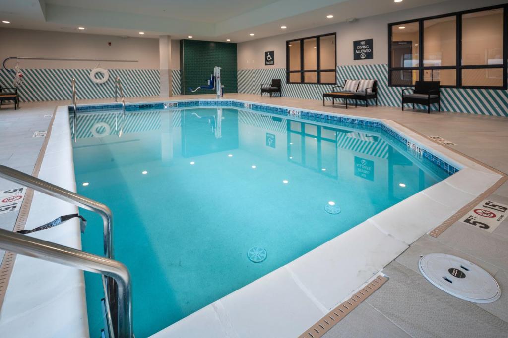 Holiday Inn St. Louis - Creve Coeur photo