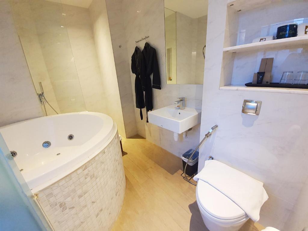 Hotel Clover 769 North Bridge Road - Jacuzzi Pribadi di Tengah Hiruk-Pikuk Kota