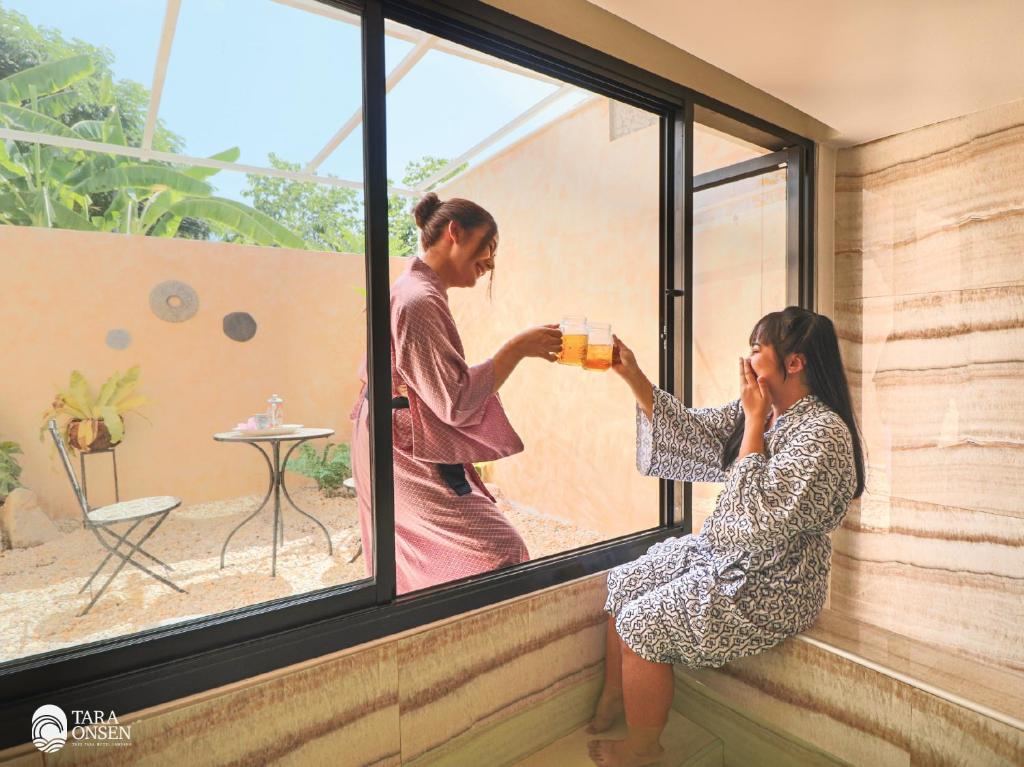 Tắm suối nước nóng