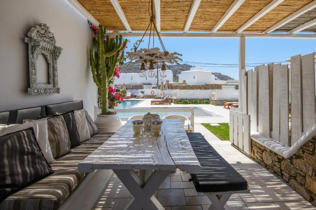 Ornos Beach House photo