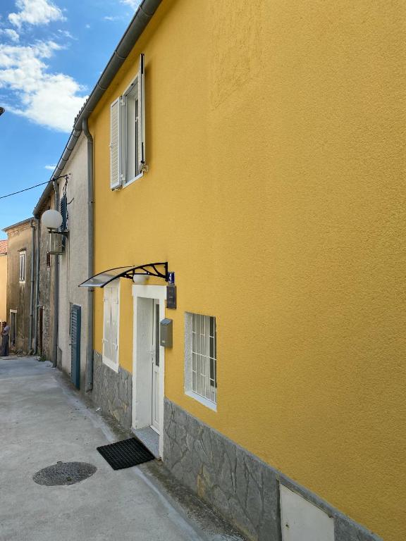 House Marija — Hotel in Omisalj