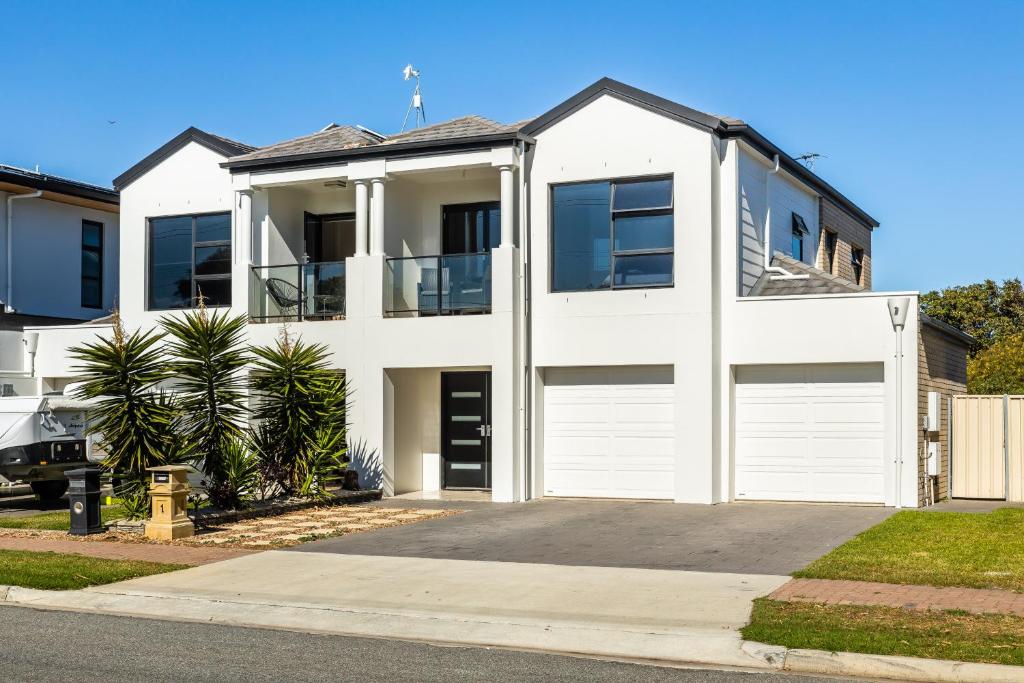 Swainson on 1 Lexington - 200m to Beach!, Henley Beach