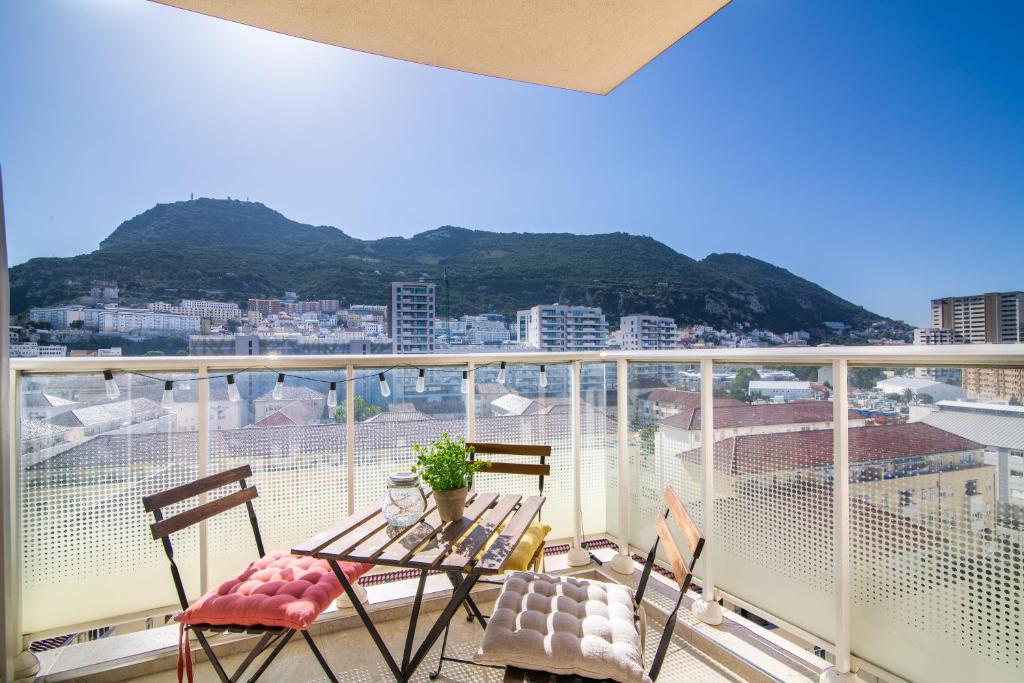 Luxury modern apartment with exceptional views!