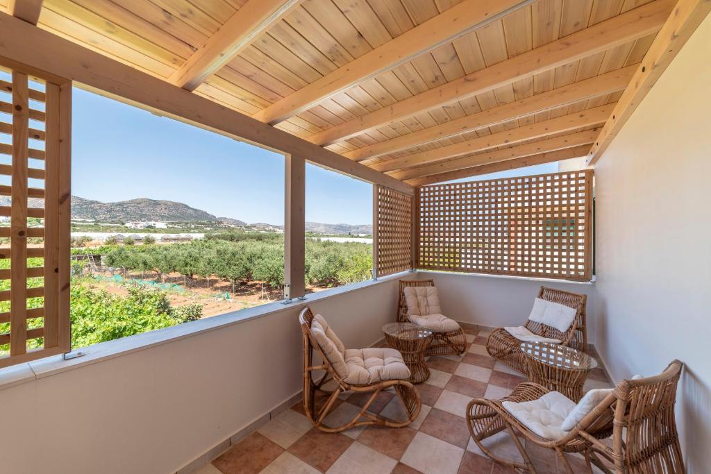 Paradisos luxury villas next to beach 전경