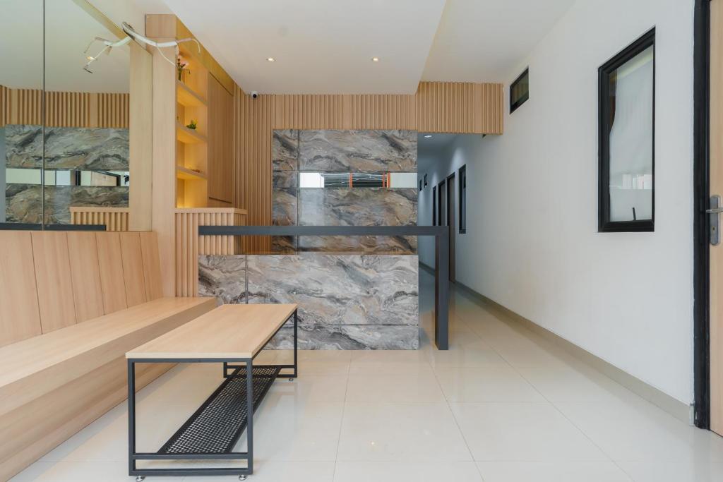 RedDoorz near Seasons City Mall 3 RedDoorz near Seasons City Mall 3