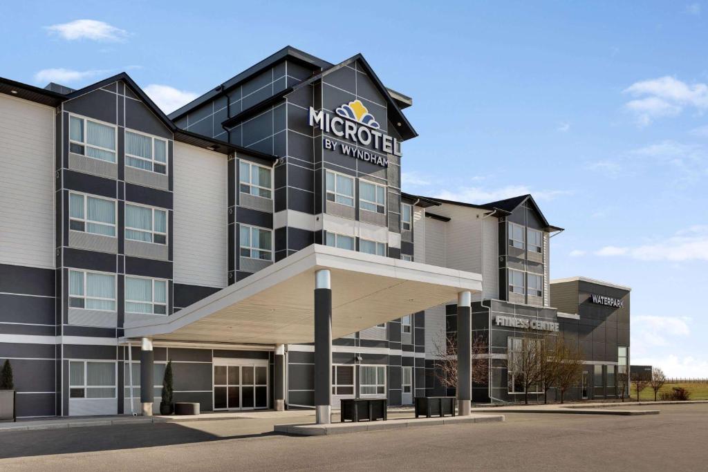 Microtel Inn and Suites by Wyndham Weyburn, Weyburn