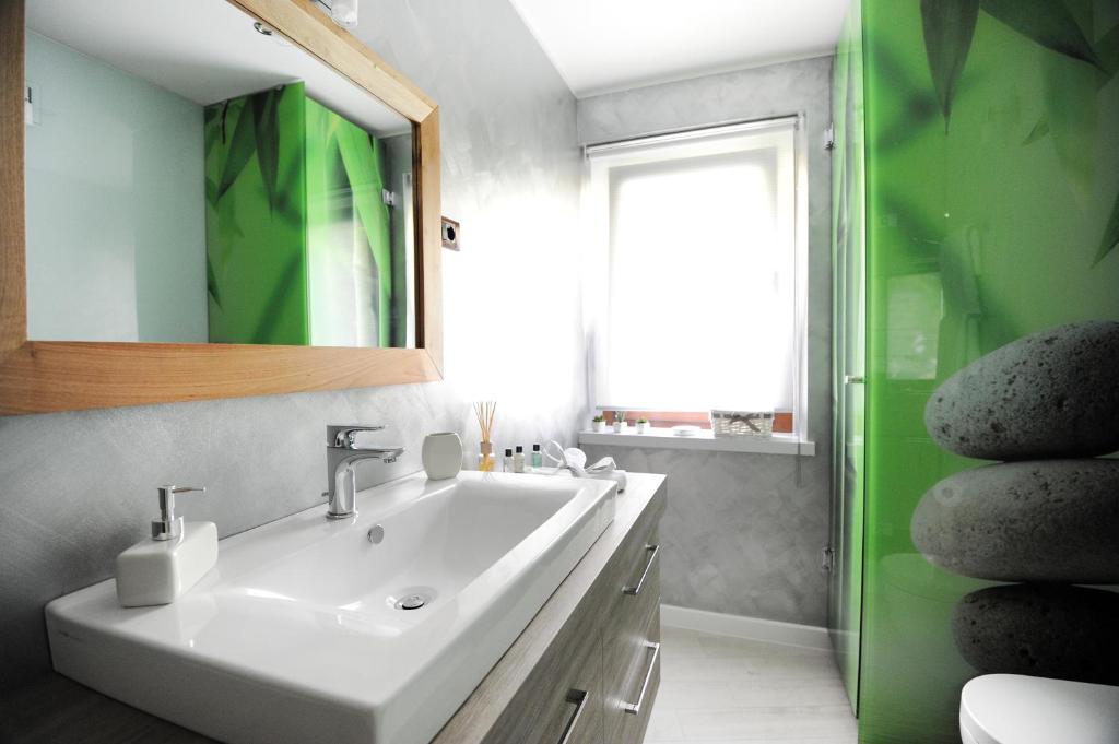 Feel Good Penthouse With Jacuzzi photo