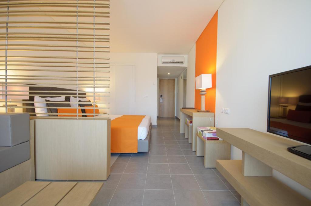 Oasis Salinas Sea — Hotel rooms in Santa Maria