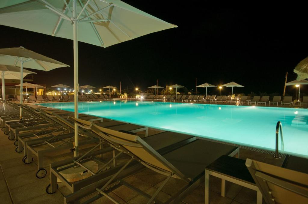 Oasis Salinas Sea — Swimming pool in Santa Maria