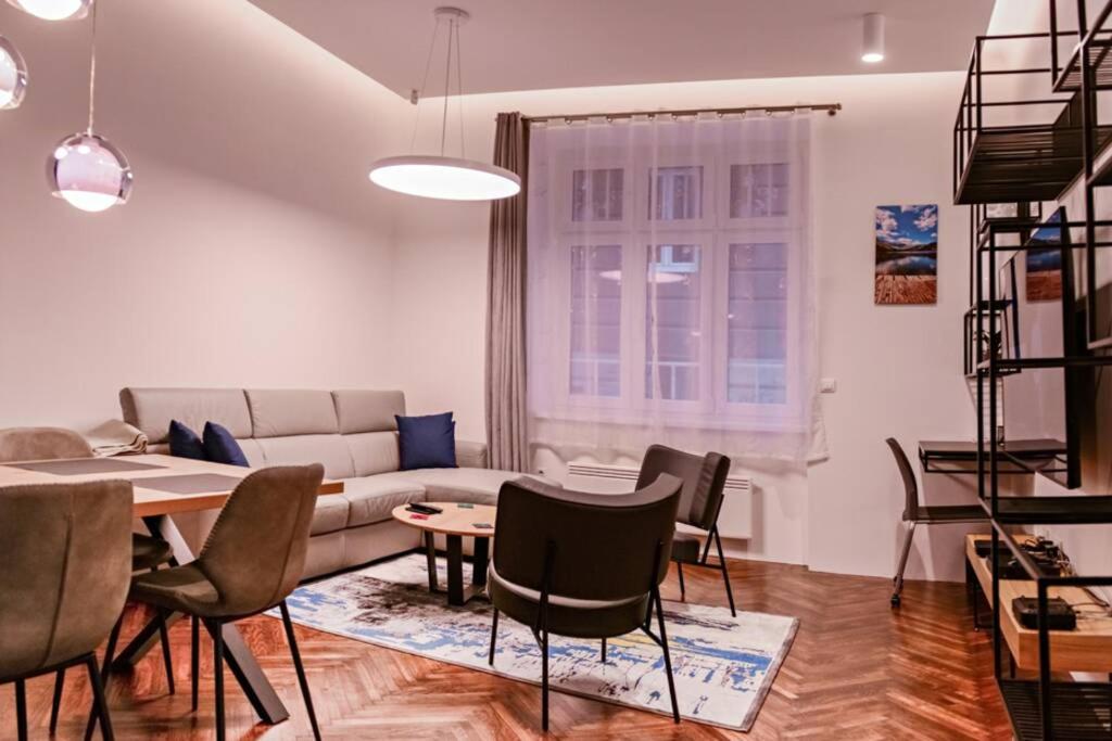 Modern & Comfortable Apartment in the City Center - 4
