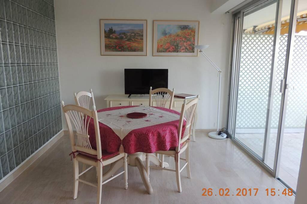STUDIO STANDING VUE MER 2 PERS. 5 min.CANNES - 2