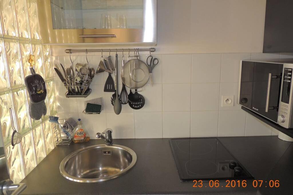 STUDIO STANDING VUE MER 2 PERS. 5 min.CANNES - 3