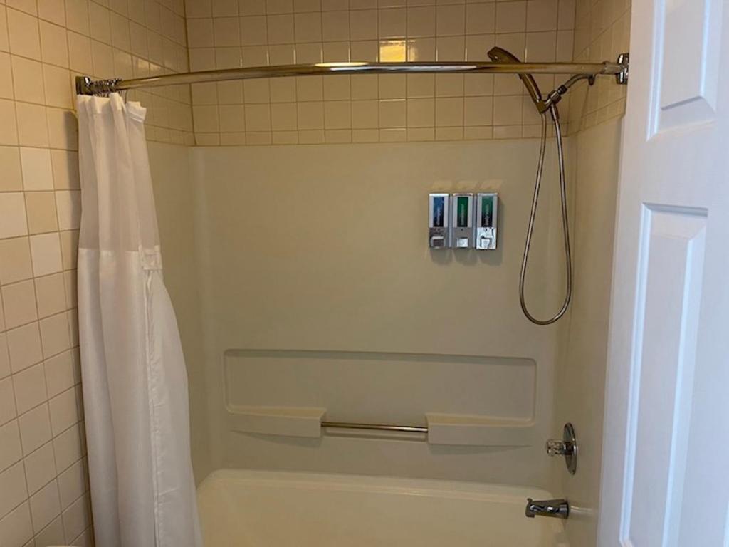 Idle Awhile Resort photo