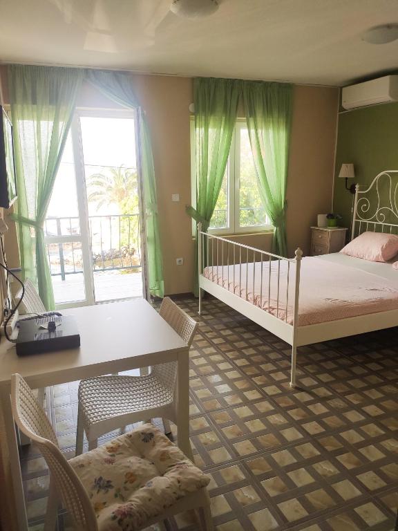 Studio Apartments Krasici - 4