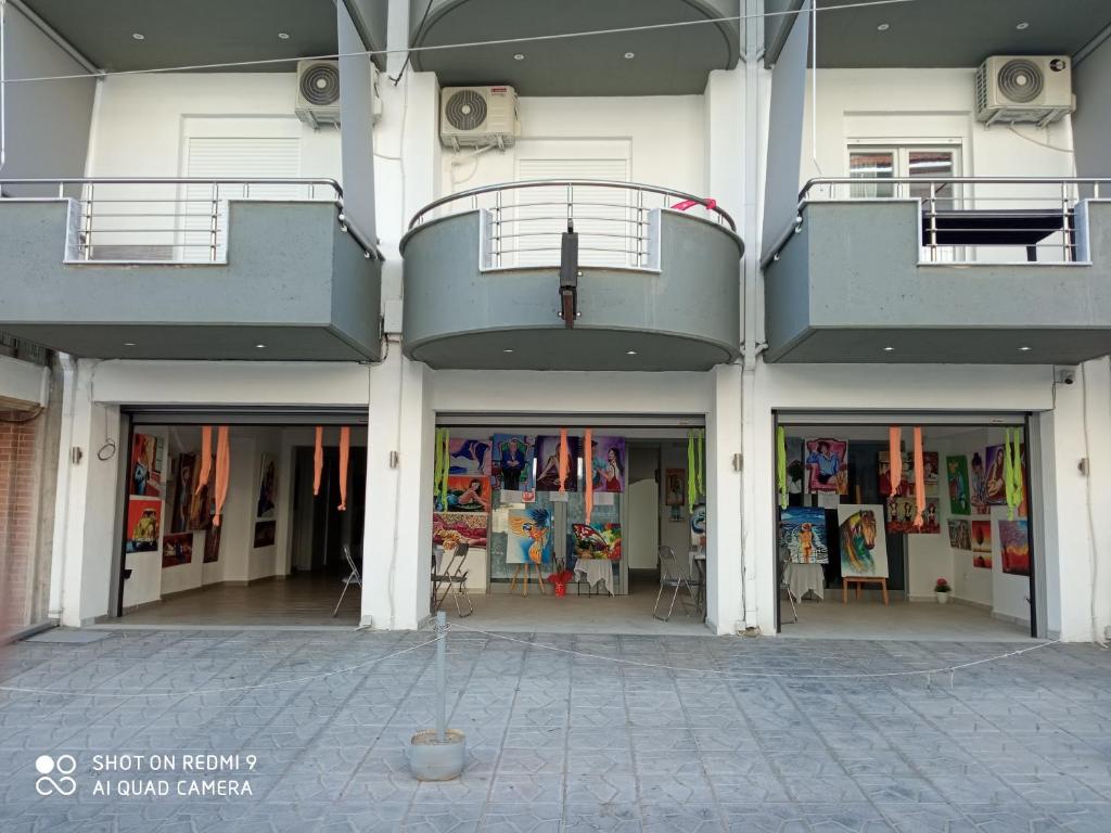 Artistic Rent Rooms & Apartments photo