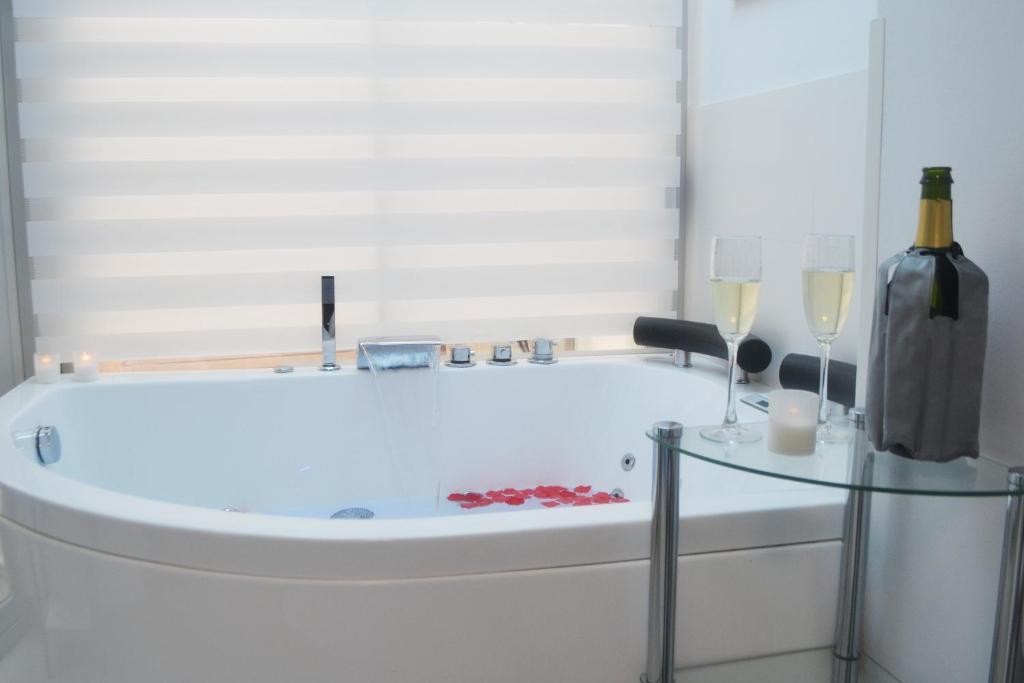 Blue Horizon Luxury Apartment - 4