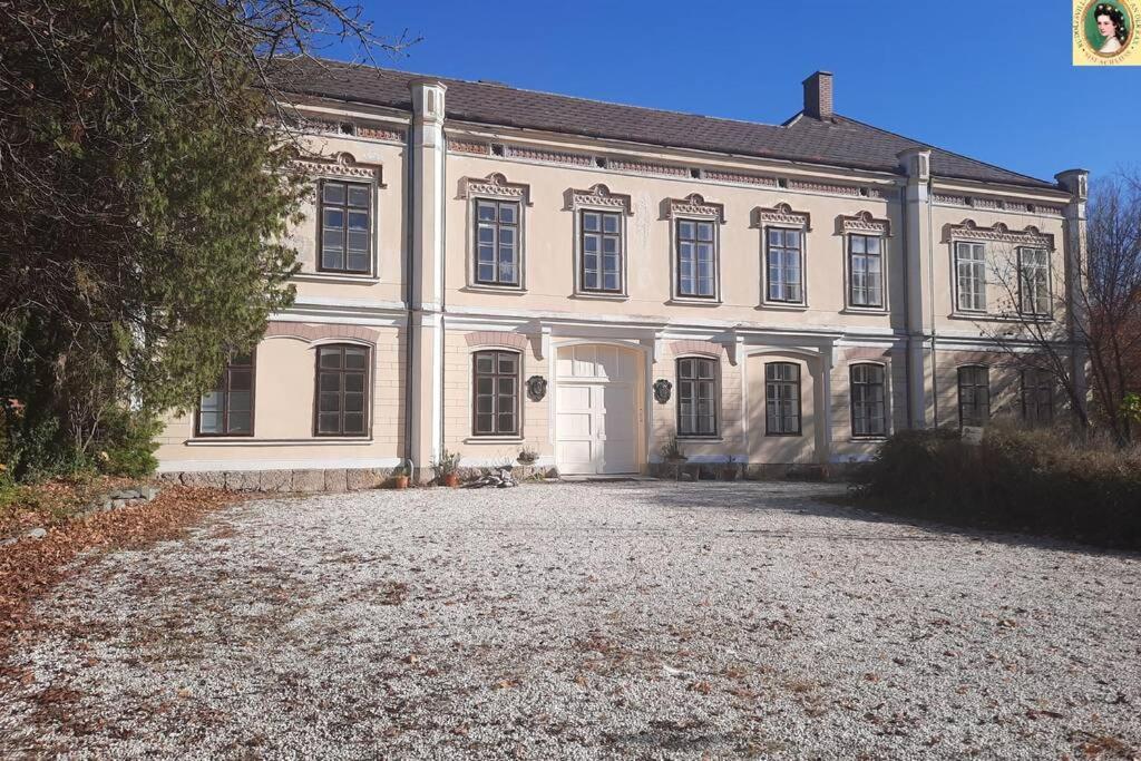 Sisi-Schloss Rudolfsvilla - Trio - 12 Gäste