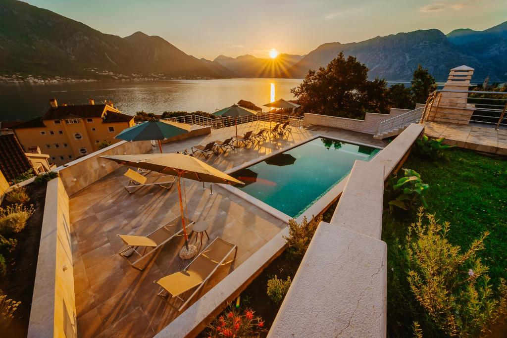 Apartments Casa Delone — Hotel in Kotor