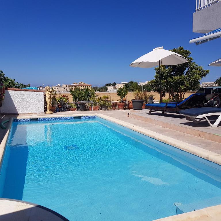 Peaceful semi detached house with private pool near the sea photo