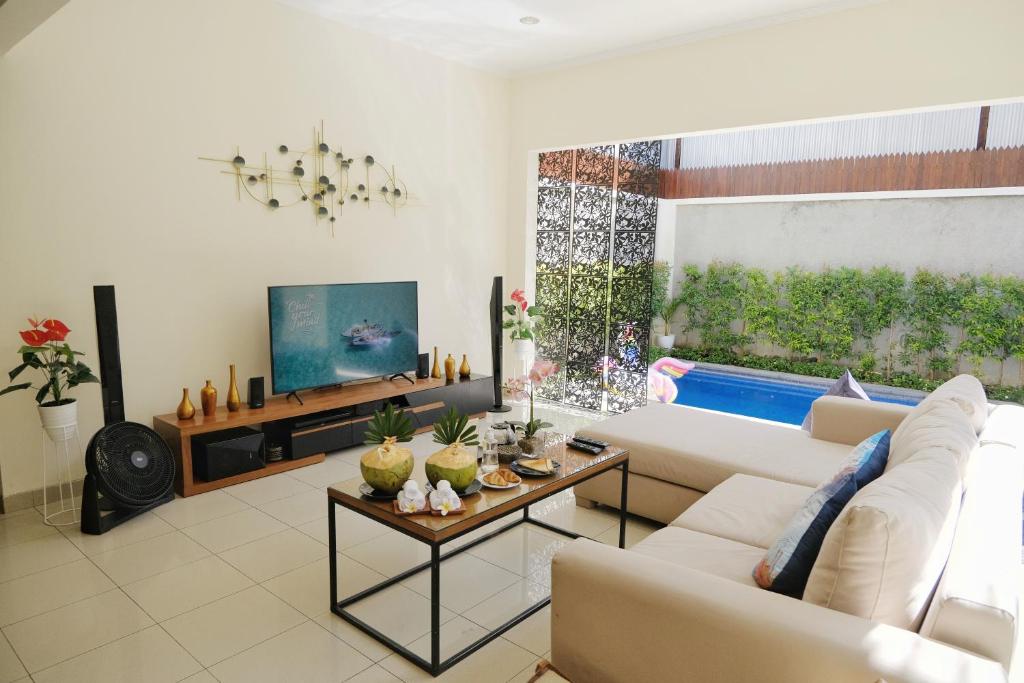 Villa Akmali Seminyak - 3 Bedrooms photo