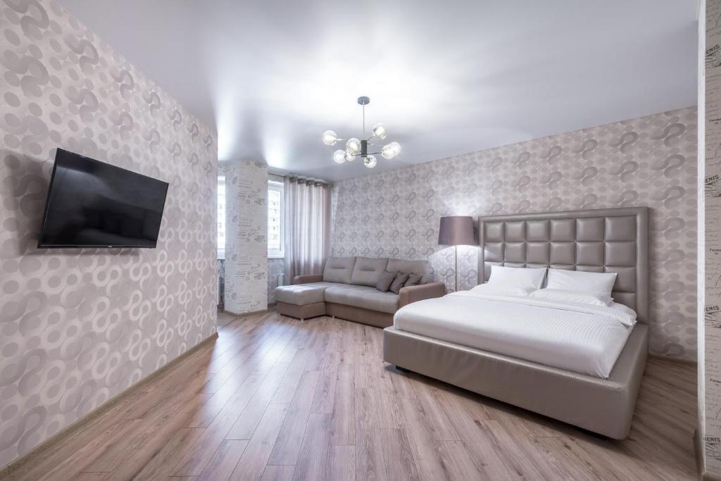 King Studio with Sofa Bed