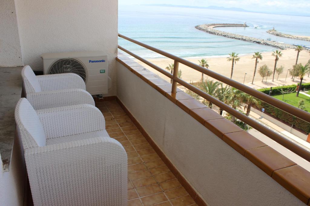 Beautiful apartment in front of beach, pool, view - 5
