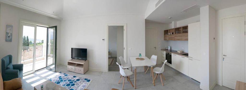 Apartments SLAVA photo