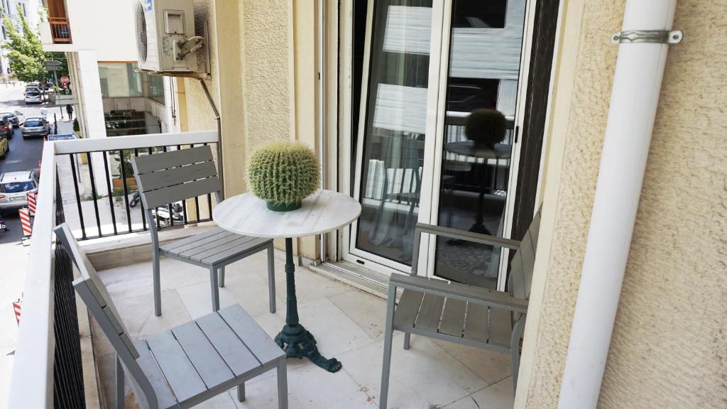 A few steps away from Syntagma and Plaka by Athenian Homes photo