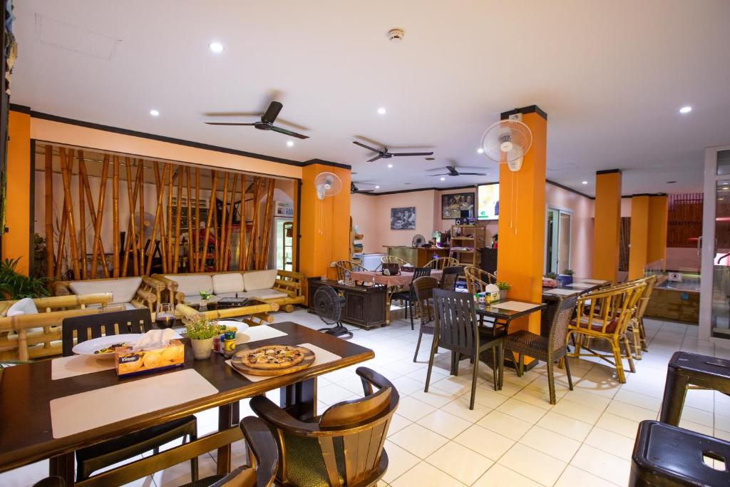 Restaurant, Hotel Sole in Phuket