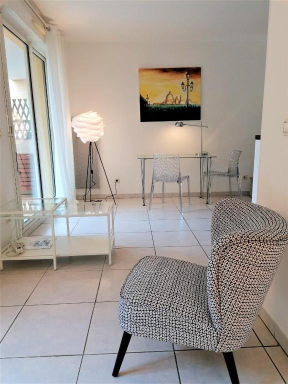 Studio neuf 25 m2, terrasse 35 m2 proche port Nice, Centre ville - 3