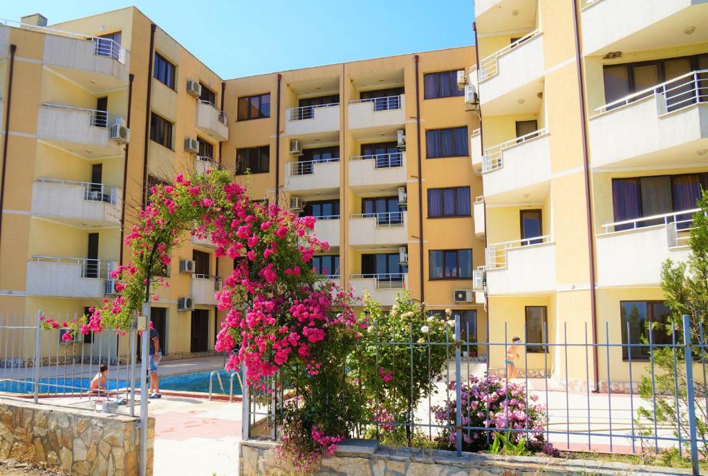 Apartments Paskalina — Hotel in Byala