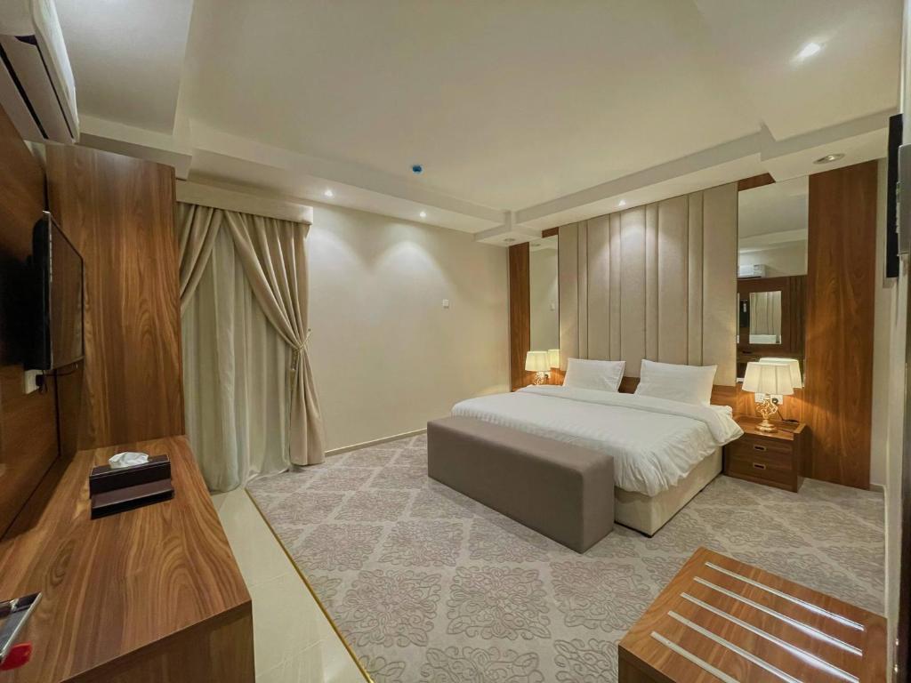 Quartz Executive كوارتز التنفيذية photo