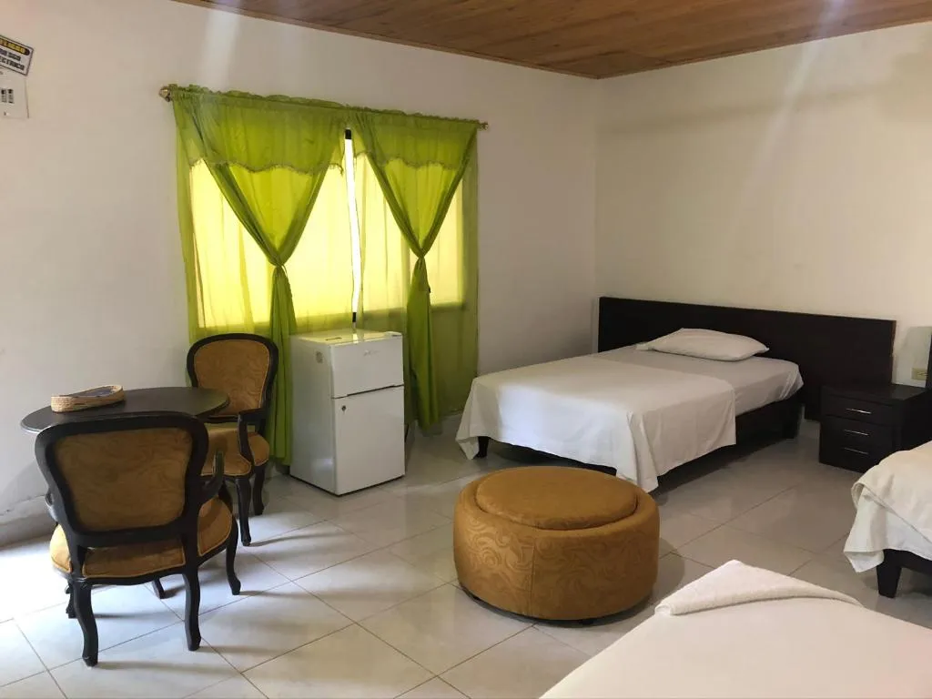 Hotel El Lago，位于Puerto Carreño的酒店