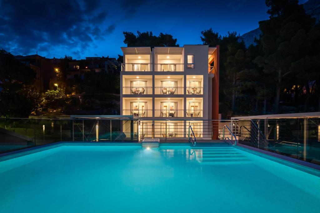 Noemia Apartments — Hotel in Baska Voda