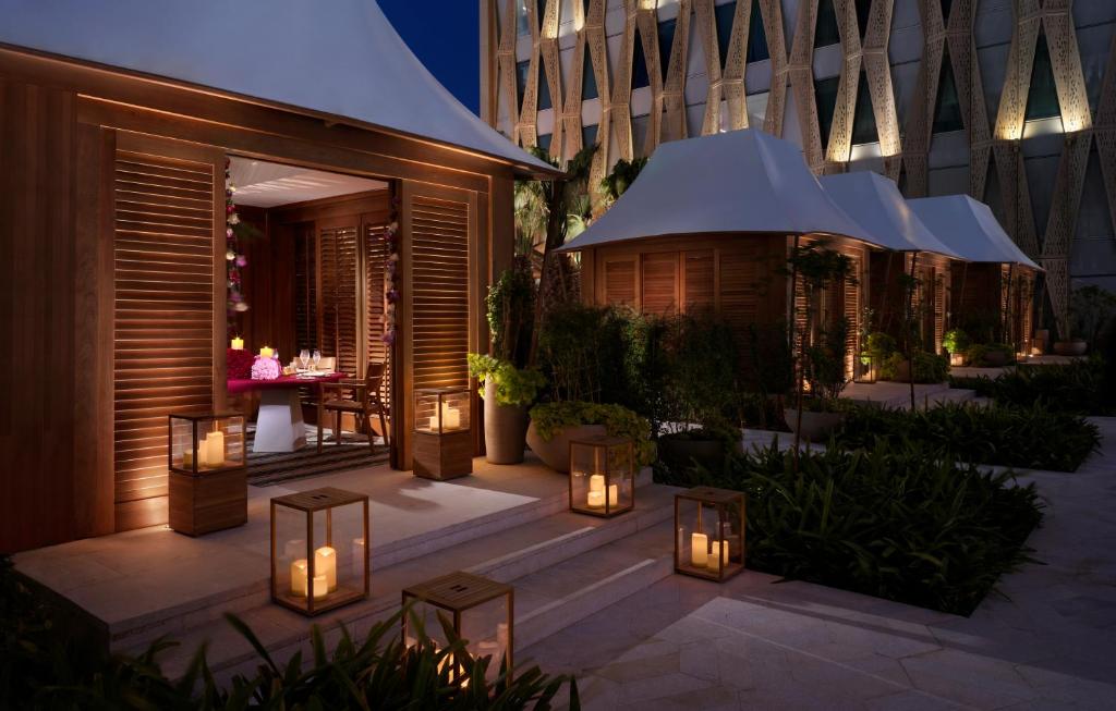 フォーシーズンズ ホテル クウェート アット ブルジュ アルシャヤ (Four Seasons Hotel Kuwait at Burj Alshaya) レストラン
