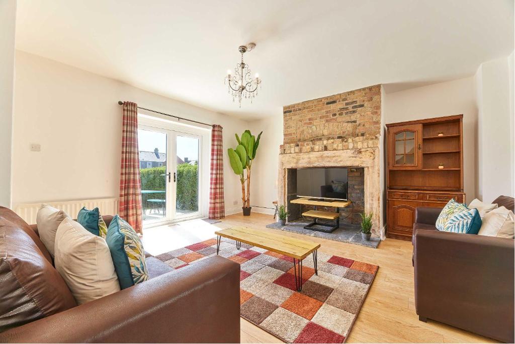 Host & Stay - Dalton Rest