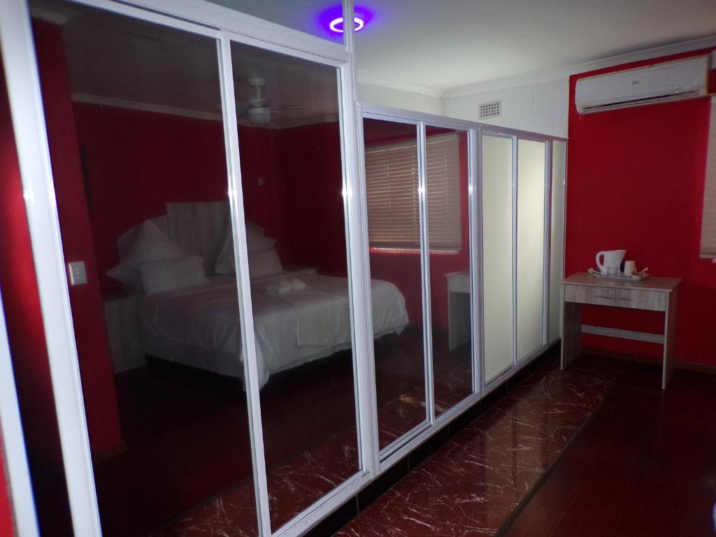 Khaya B&B Mandalay photo