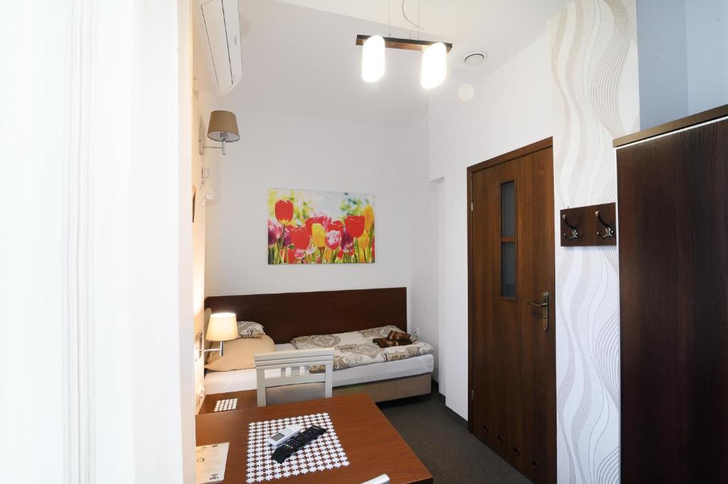 Astra Apartments photo