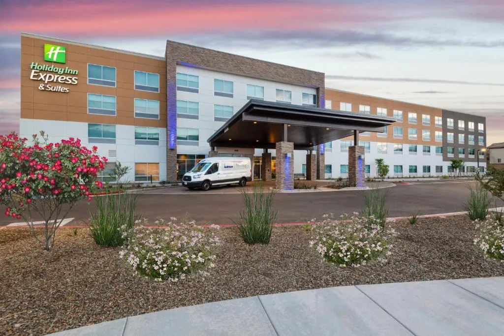 Holiday Inn Express & Suites - Phoenix - Airport North by IHG，位于凤凰城的酒店