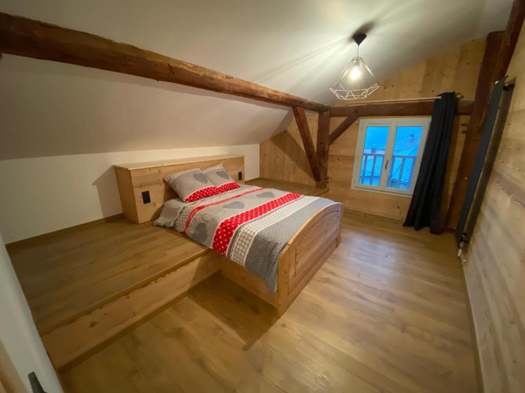 Appartement 75m2 duplex au cœur du village de Queige - 1