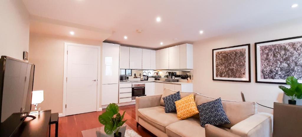 One Bed Serviced Apt near Holborn in Chancery Lane photo