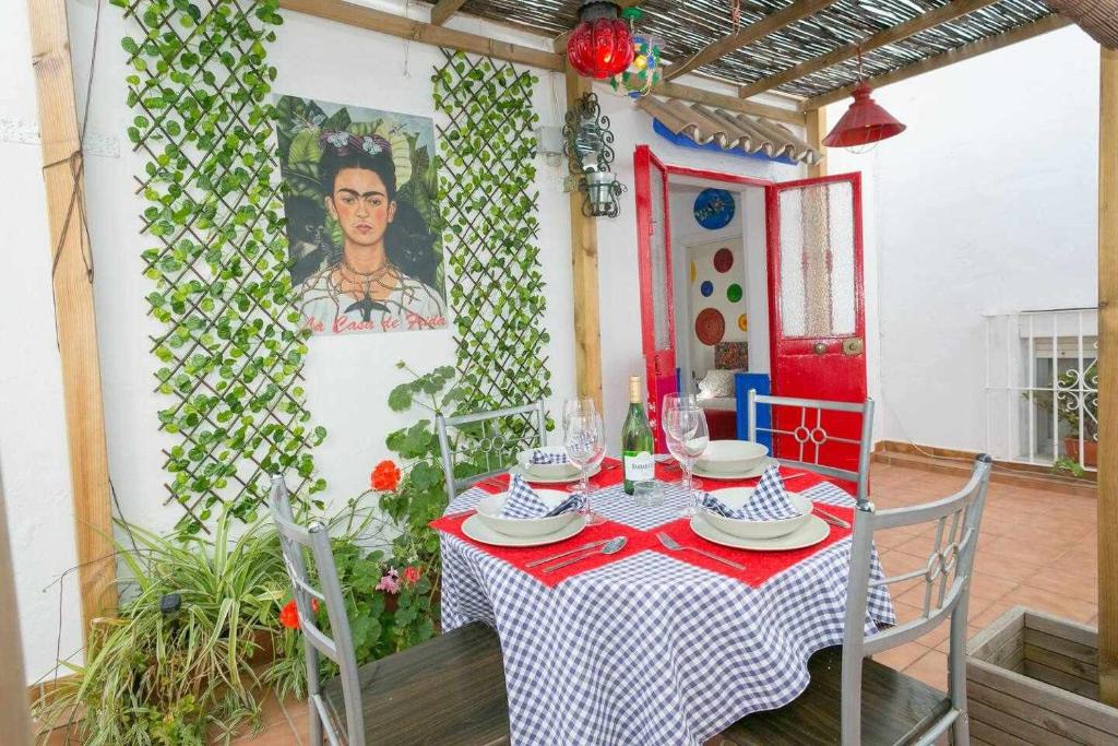 El Mundo de Frida Parking y Terraza - 4