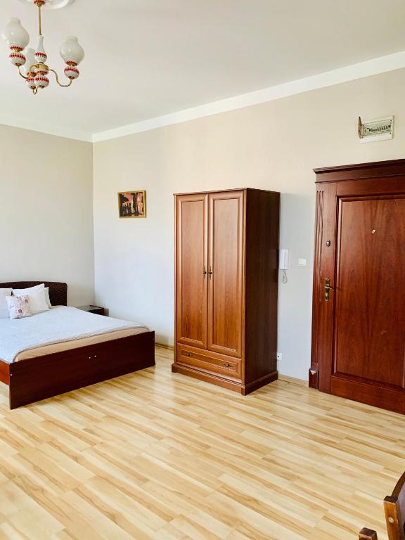 Happy Apartments photo