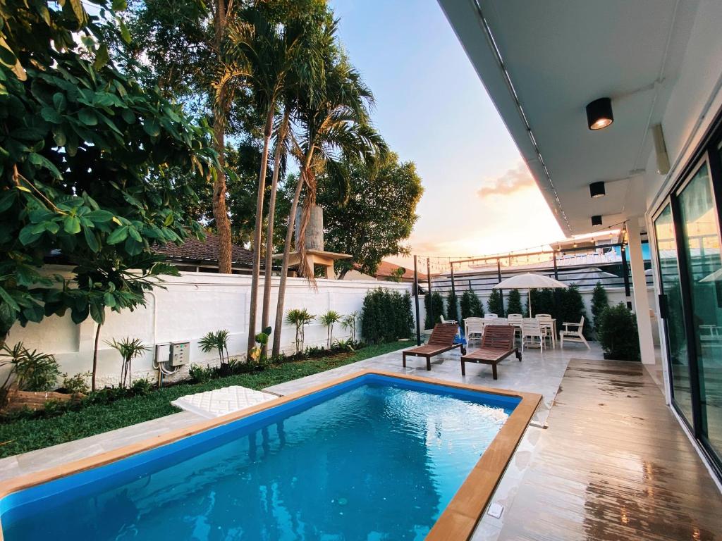 สระว่ายน้ำ