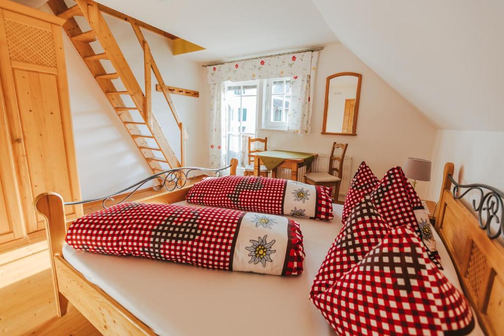 Gästezimmer & Buschenschank mit Weingut Hack-Gebell - 4