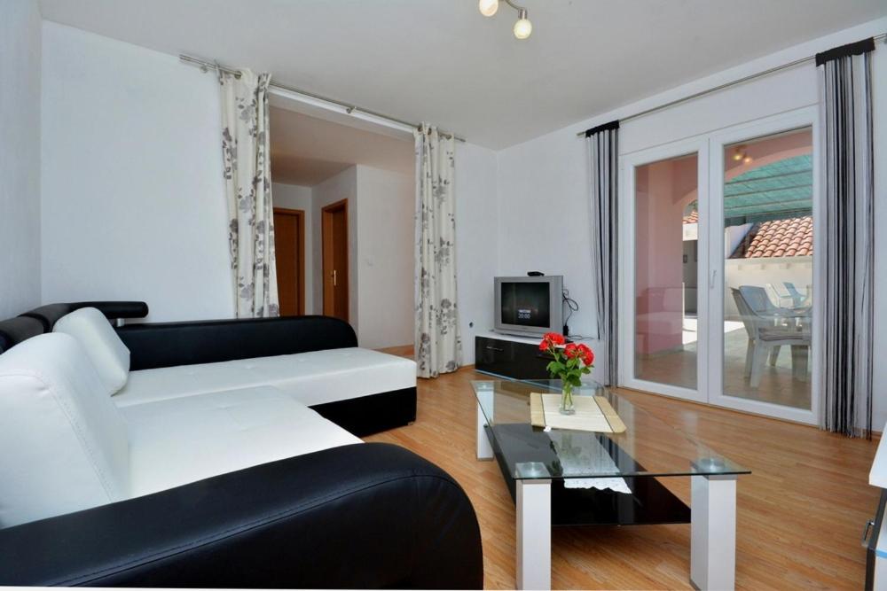 Apartment with sea view 3558-3, Žuljana