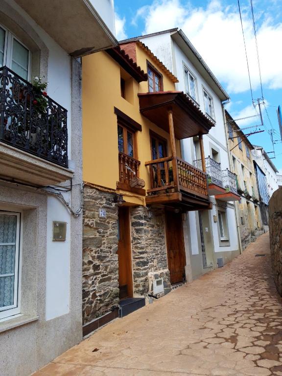 2 bedrooms house at Redes 200 m away from the beach with sea view enclosed garden and wifi — Hotel in Ares