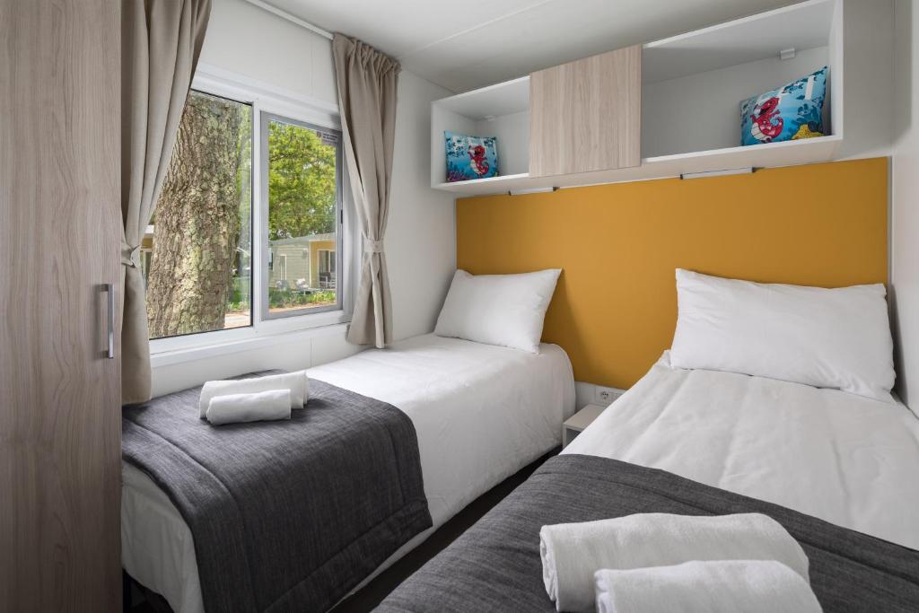 Camping Ulika Mobile Homes - Naturist — Hotel rooms in Poreč, Istria