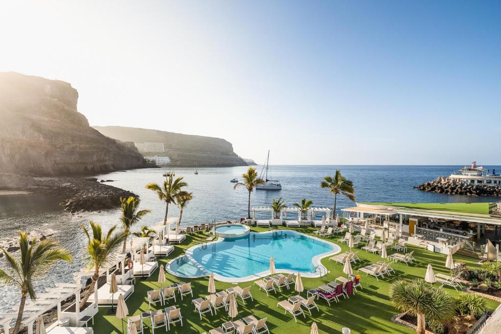 Hotel Puerto de Mogan THe Senses Collection スイミングプール